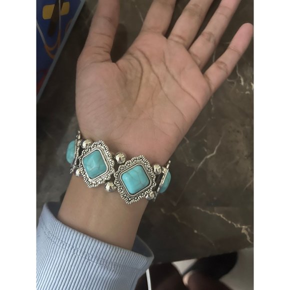 Chunky bracelet Vintage style statement turquoise blue silver  boho bracelet - Picture 2 of 6